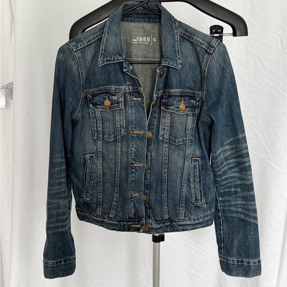 GAP Blue Jean Jacket with Traditional Collar and Structured Fit